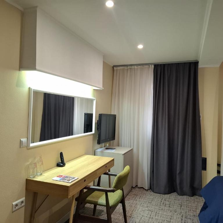 Hotel Astra - Superior Dvokrevetna Soba sa Bračnim Krevetom - 6