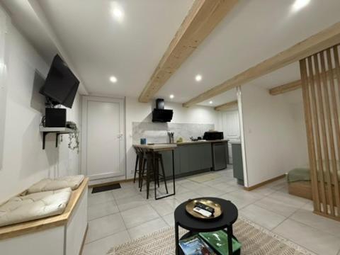 F2 Quartier des Arts St Raphaël - One-Bedroom Apartment - 11