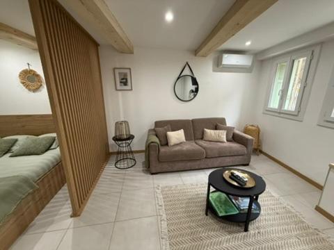 F2 Quartier des Arts St Raphaël - One-Bedroom Apartment - 8