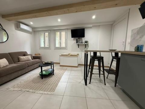 F2 Quartier des Arts St Raphaël - One-Bedroom Apartment - 10