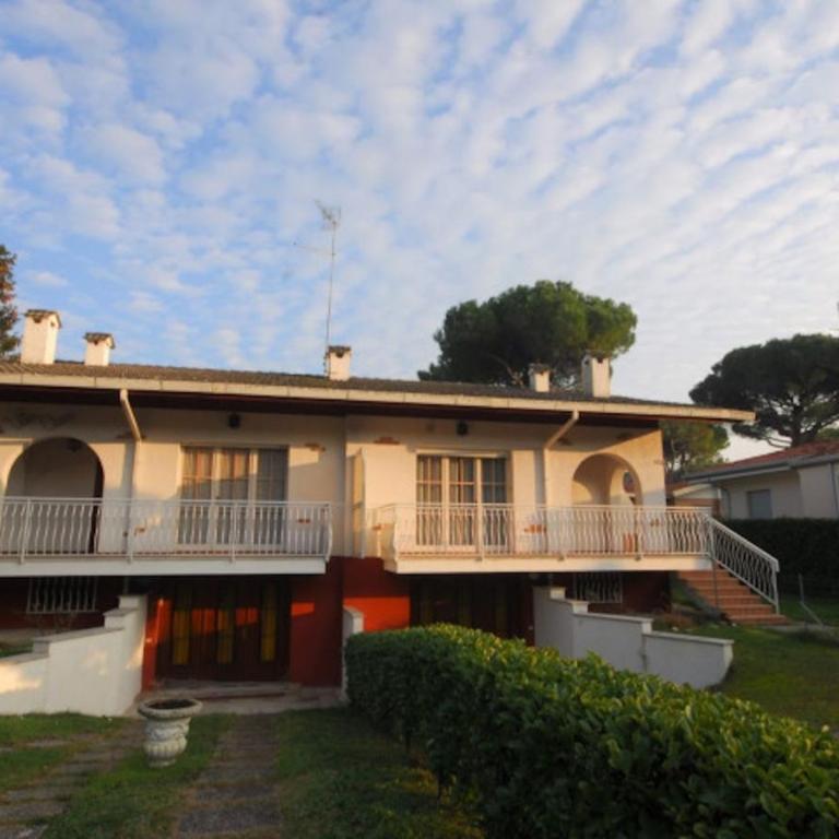 Cozy villa with a fenced garden - Villa - 3