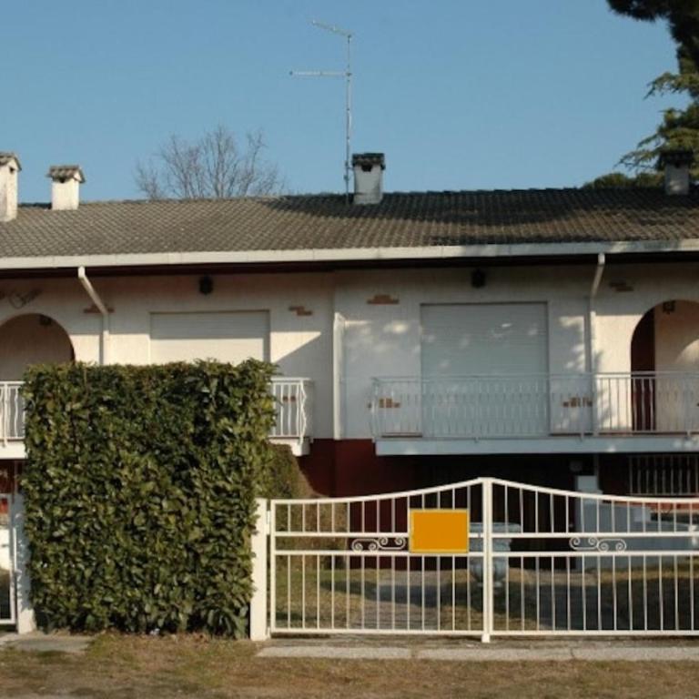 Cozy villa with a fenced garden - Villa - 12
