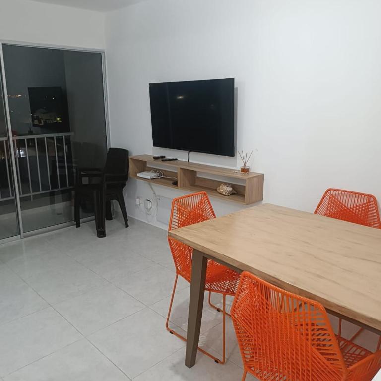 Apartamento para familias cerca de la playa y sitios turísticos - Three-Bedroom Apartment - 17