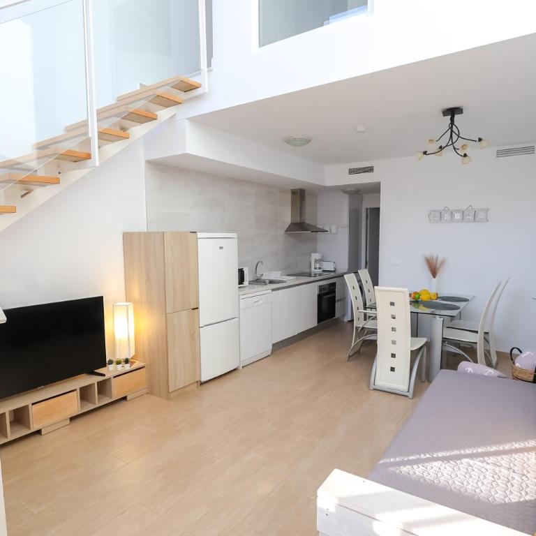 CostaFlo - Three-Bedroom Apartment - 4