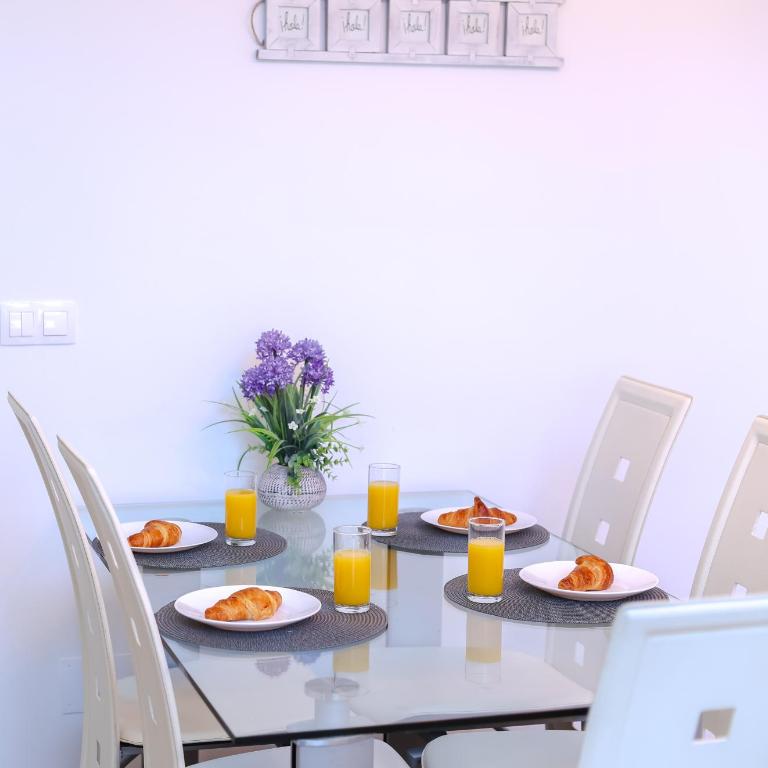 CostaFlo - Three-Bedroom Apartment - 8