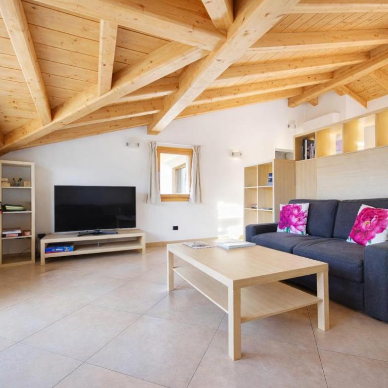 Villa Primula - Appartamento con Vasca Idromassaggio e Vista Lago - 7