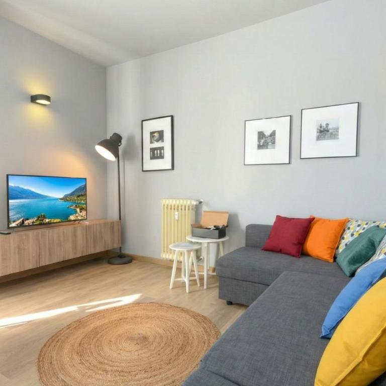 Smiling in Desenzano Lake View DesenzanoLoft Official Partner Homes & Villas by Marriott Bonvoy - Appartamento con Vista Lago - 14