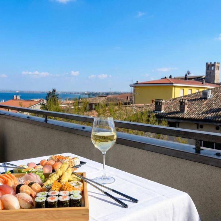 Smiling in Desenzano Lake View DesenzanoLoft Official Partner Homes & Villas by Marriott Bonvoy - Appartamento con Vista Lago - 2