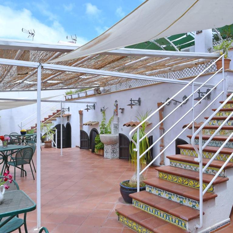 L'Arco - Three-Bedroom Apartment - 11