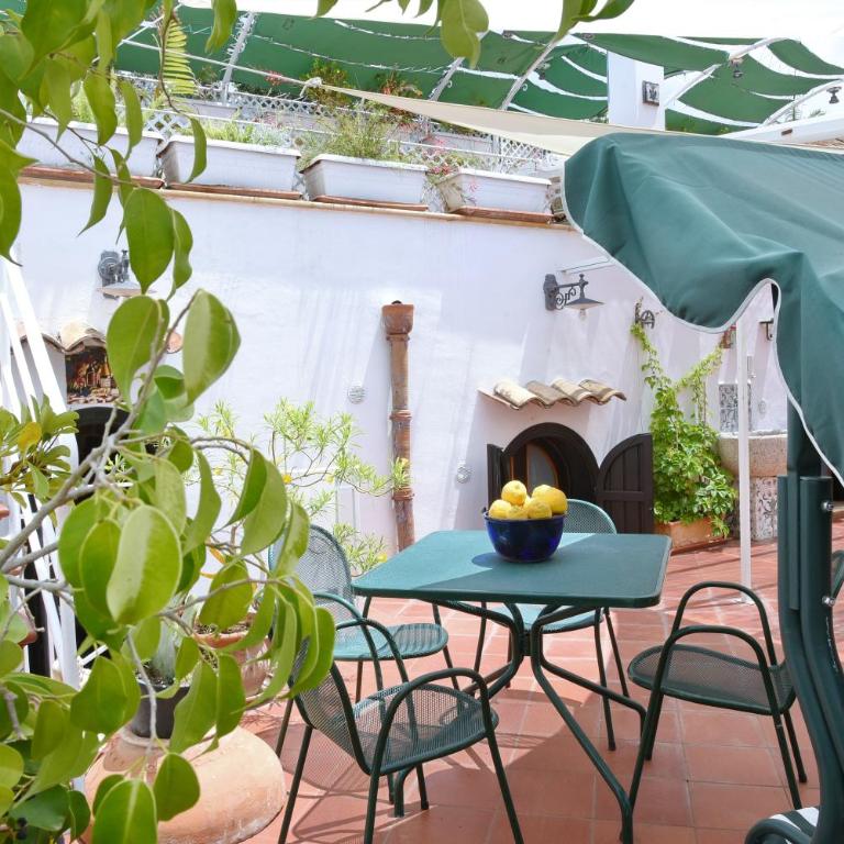 L'Arco - Three-Bedroom Apartment - 10