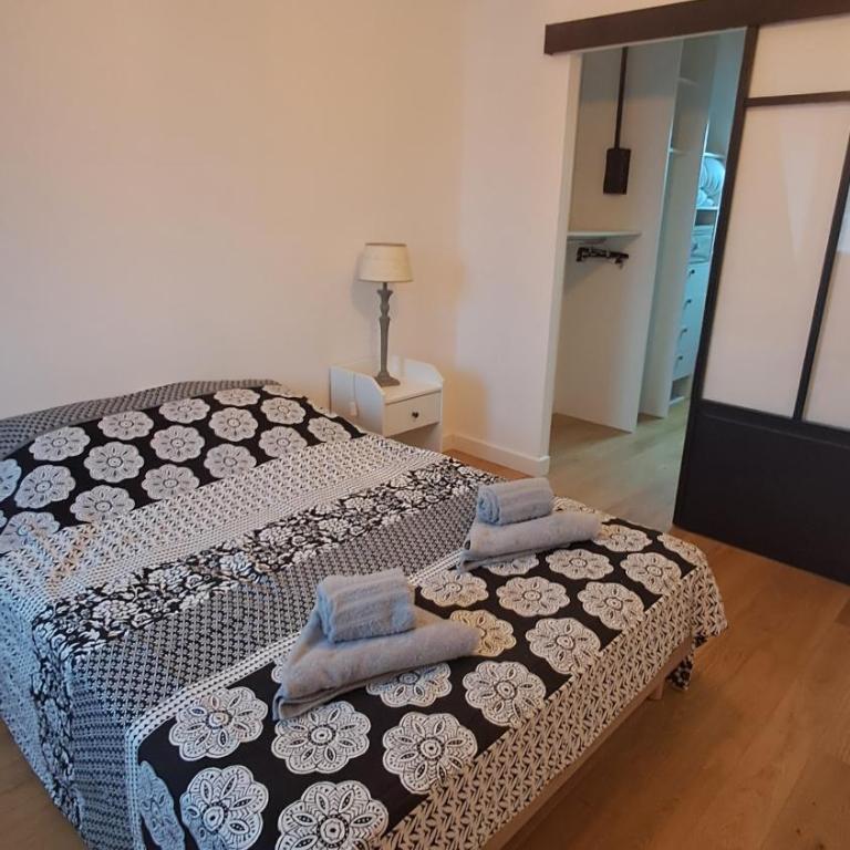 Maison Familiale avec Jardin Clos - Three-Bedroom House - 12