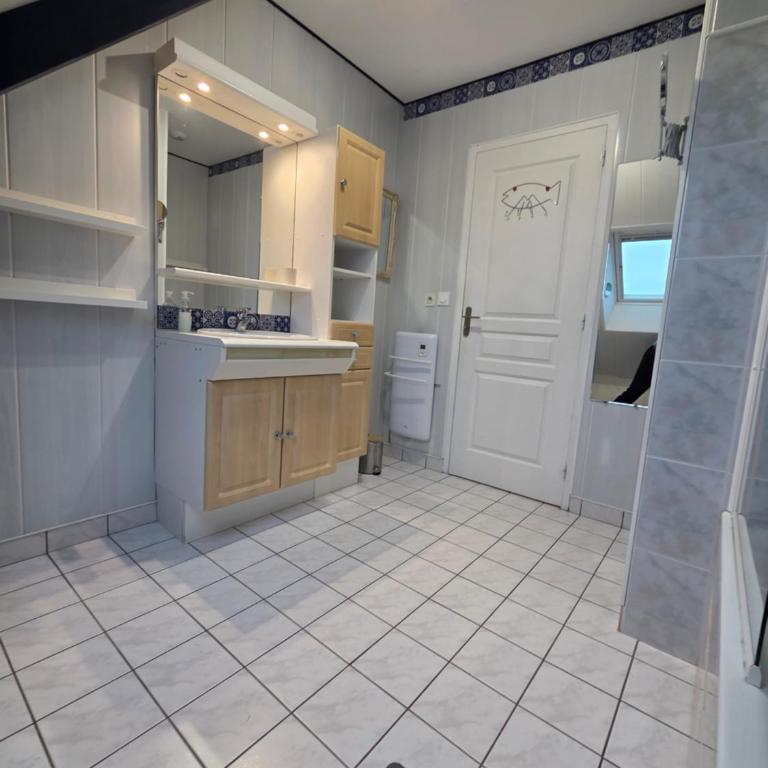 Maison Familiale avec Jardin Clos - Three-Bedroom House - 20