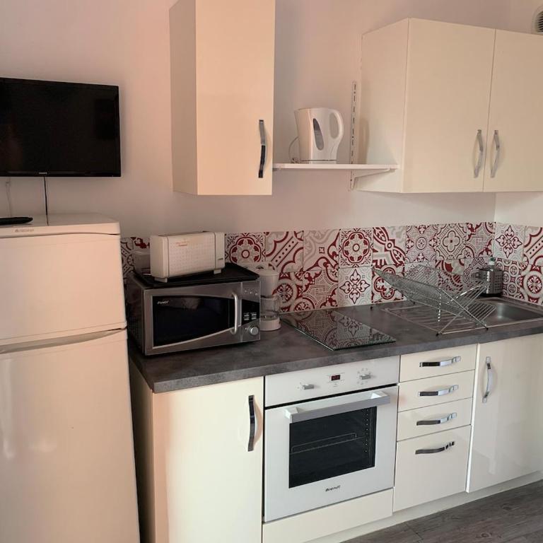Studio climatisé centre-ville de La Londe-les-Maures - Appartement 2 Chambres - 4