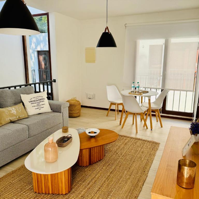 Patio del Bastión - Departamento acogedor en pleno barrio histórico - Two-Bedroom Apartment - 2