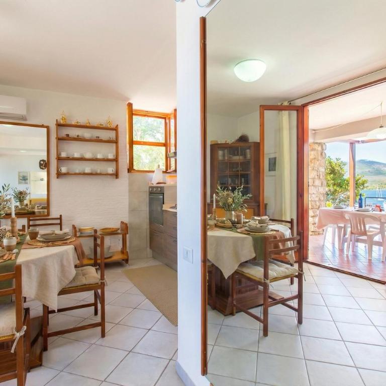 ClickSardegna Villa Flavia with seafront terrace in the Porto Conte Nature Park - Casa Vacanze con 3 Camere da Letto - 20