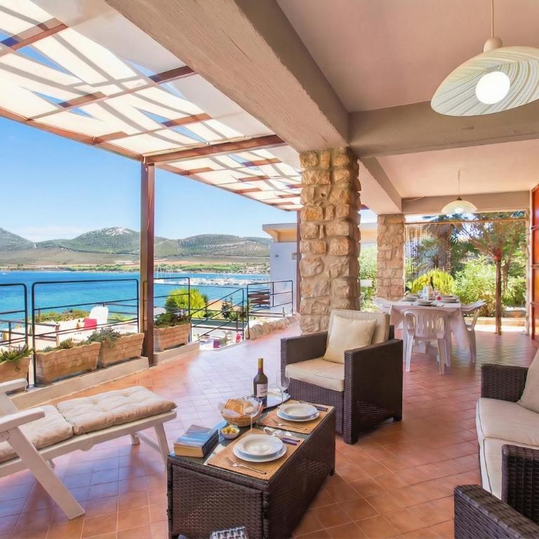 ClickSardegna Villa Flavia with seafront terrace in the Porto Conte Nature Park - Casa Vacanze con 3 Camere da Letto - 4