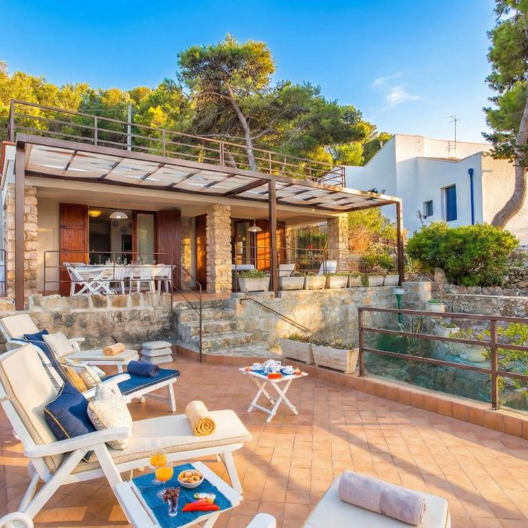ClickSardegna Villa Flavia with seafront terrace in the Porto Conte Nature Park - Casa Vacanze con 3 Camere da Letto - 3