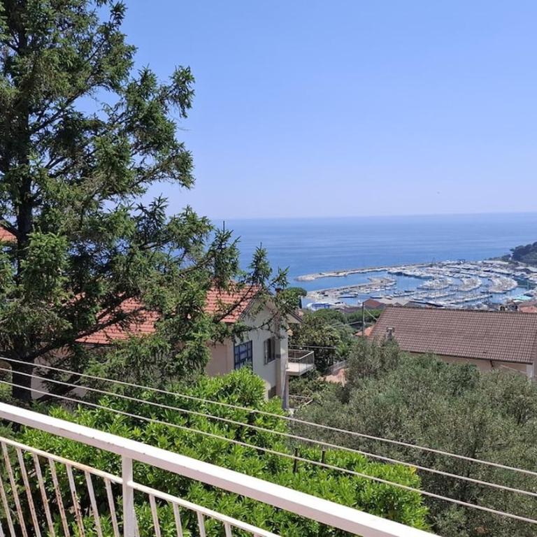 Vista dai pini - Three-Bedroom Apartment - 21