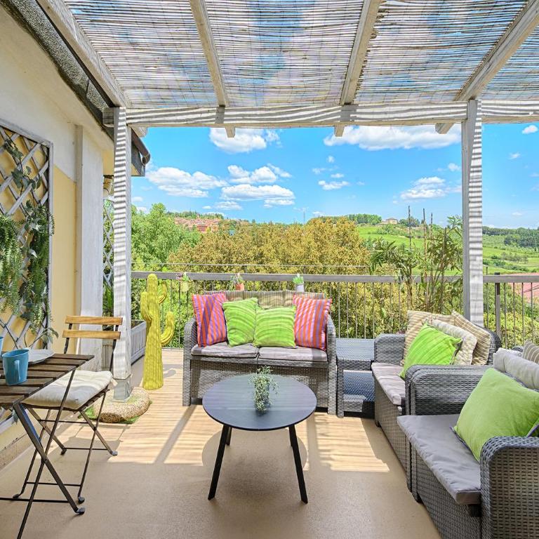 Casamia Tuscan Oasis 4Br Panoramic Penthouse Hot Tub & Easy Parking - Four-Bedroom Penthouse Apartment - 5