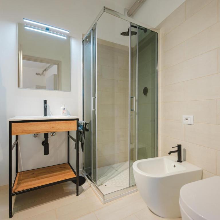 Confortevole Stanza 6 con bagno privato Stazione - Camera Matrimoniale Deluxe - 9