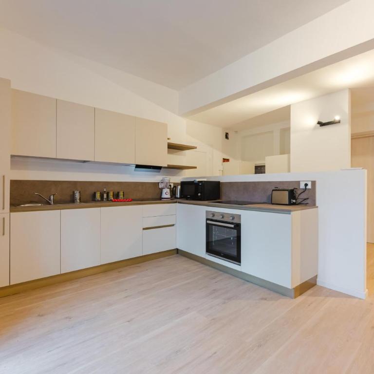 Confortevole Stanza 6 con bagno privato Stazione - Camera Matrimoniale Deluxe - 10