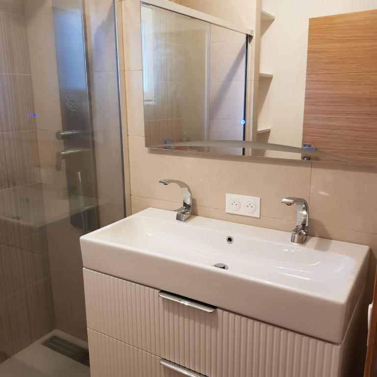 Agréable maison bien située - Villa 3 Chambres - 6