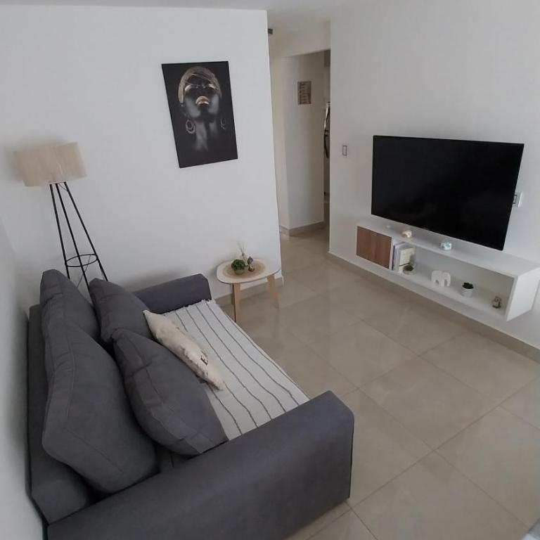 Depto reciclado 2 amb Super Luminoso!! La Perla - Apartamento de 2 dormitorios - 2