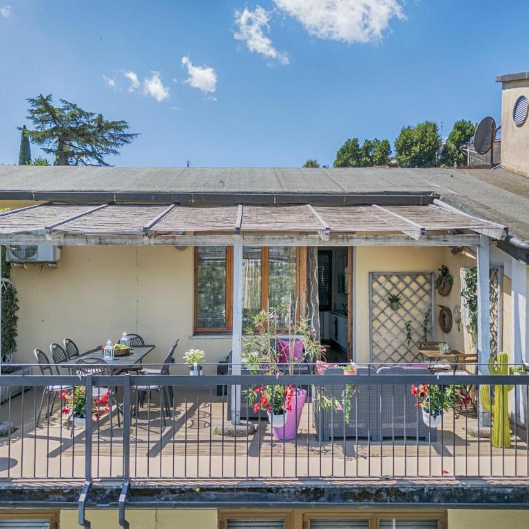 Casamia Tuscan Oasis 4Br Panoramic Penthouse Hot Tub & Easy Parking - Four-Bedroom Penthouse Apartment - 36
