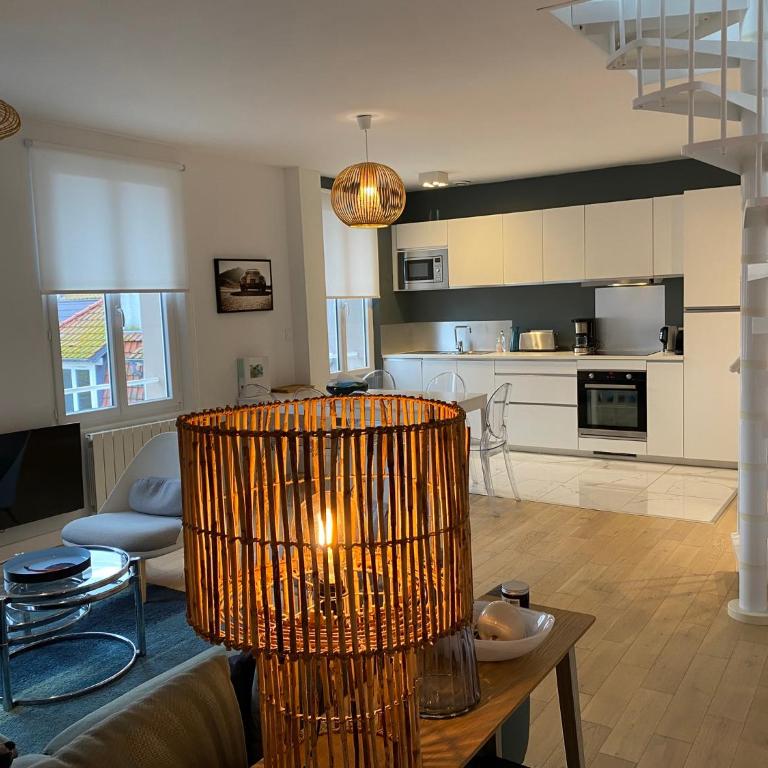 LE BALMORAL Exceptionnel Duplex T4 cœur de ville à 2 minutes de la plage - Apartment mit 3 Schlafzimmern - 8