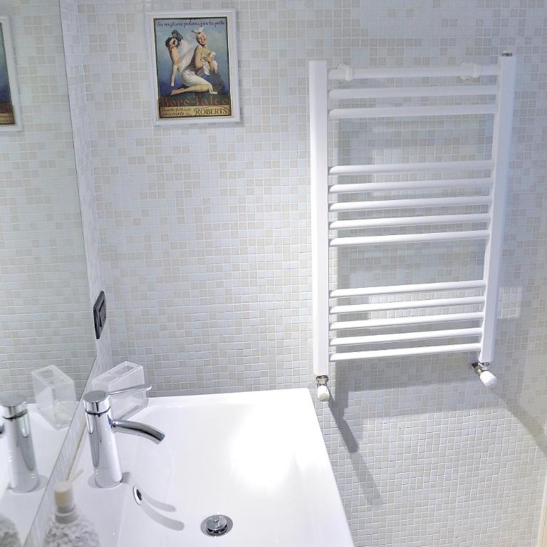 Aquarius Inn - Three-Bedroom Deluxe Apartment - 32