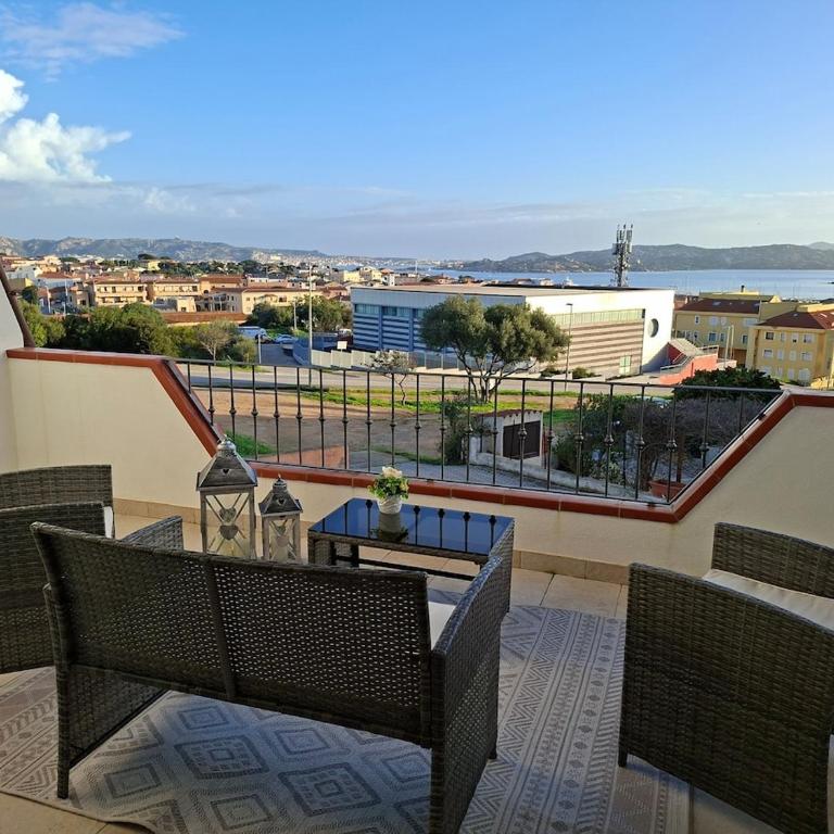 MiraMare, wonderful apartment with a sea view! - Three-Bedroom Apartment - 2