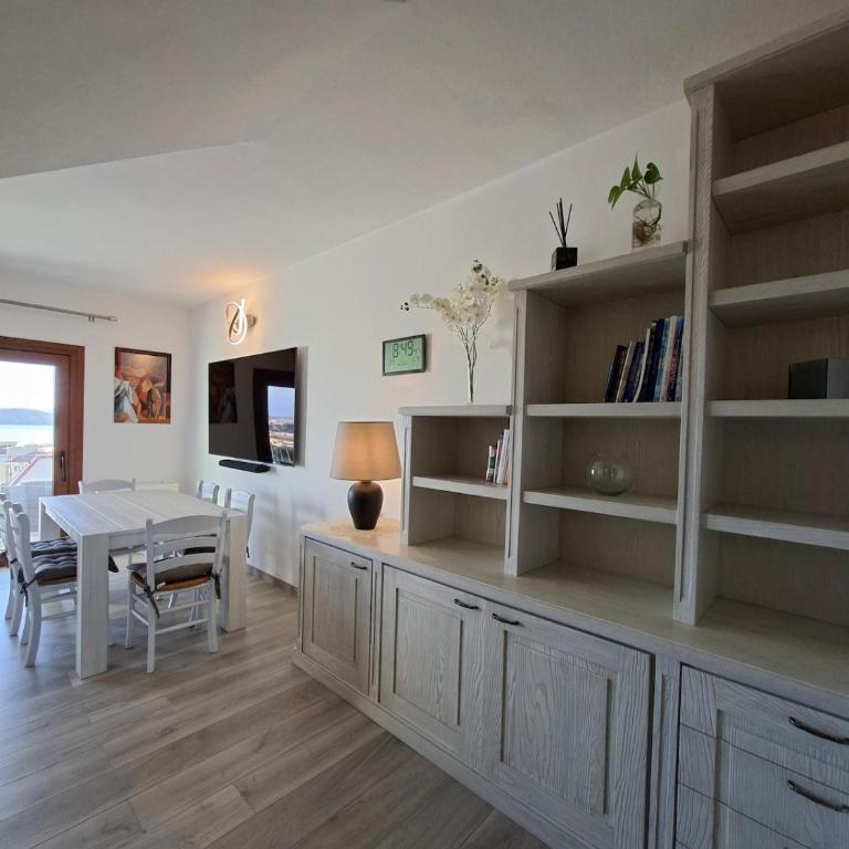 MiraMare, wonderful apartment with a sea view! - Three-Bedroom Apartment - 18