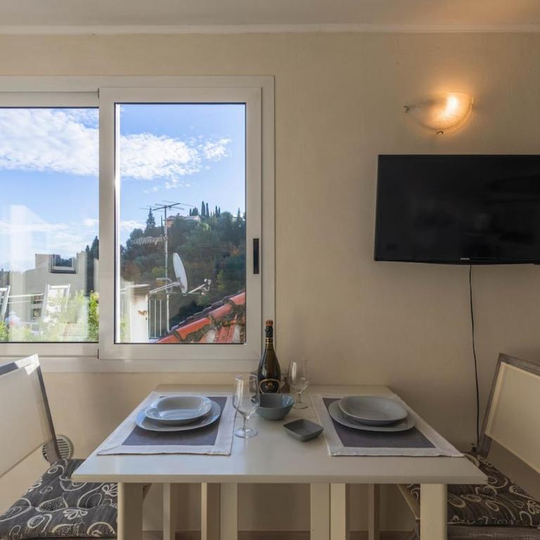 Bilocale con terrazza vista mare e posto auto - Appartamento con 1 Camera da Letto - 2