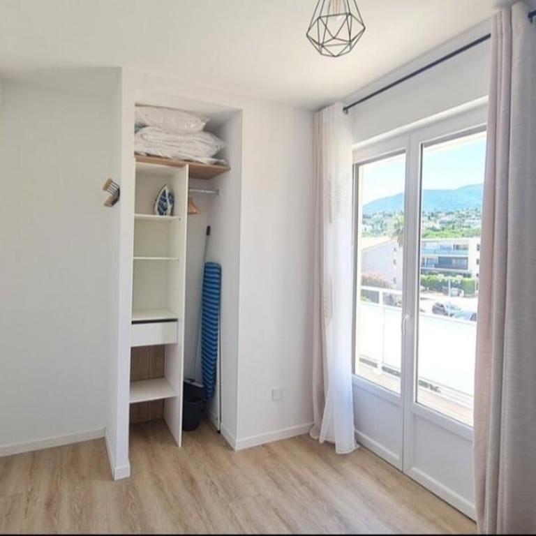 Le Ciald'Azur T3 COZY vue mer et proche du centre-ville - Two-Bedroom Apartment - 15