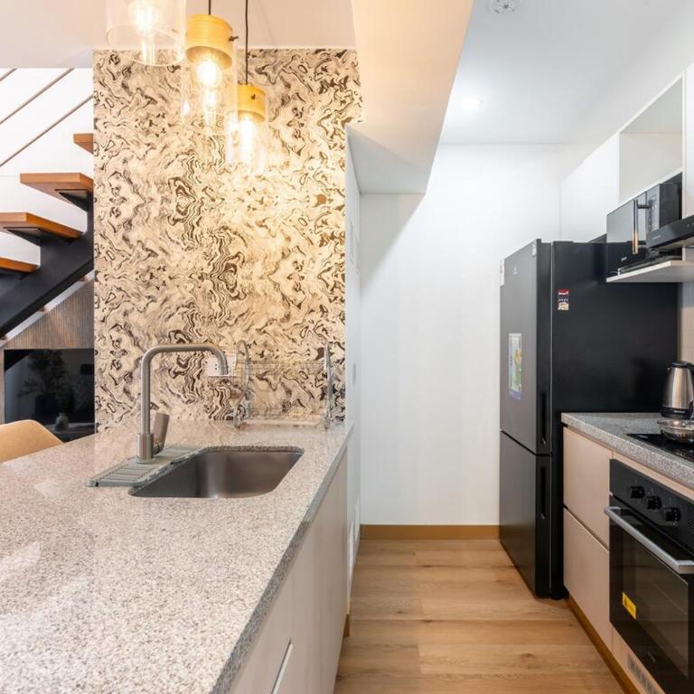 Double-height deluxe loft 50 m from Parque Kennedy - One-Bedroom Apartment - 15