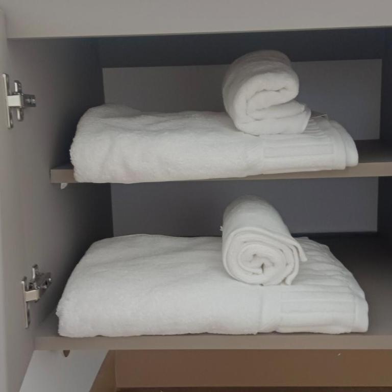 Double-height deluxe loft 50 m from Parque Kennedy - One-Bedroom Apartment - 14