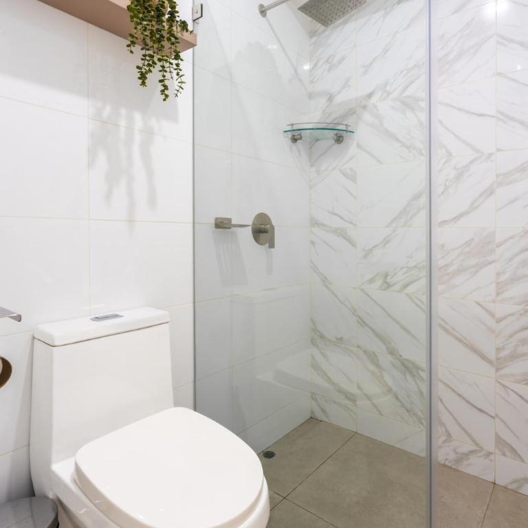 Double-height deluxe loft 50 m from Parque Kennedy - One-Bedroom Apartment - 12
