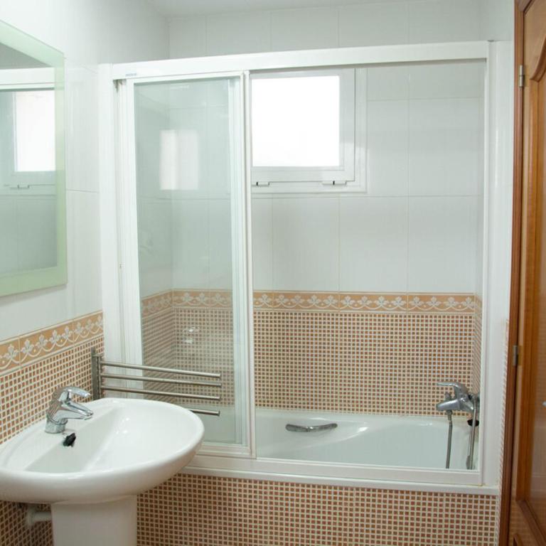 Marineu Adosado Bellamar - Three-Bedroom Apartment - 6