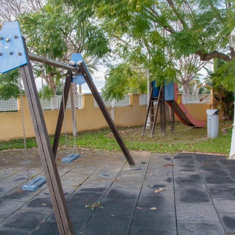 Marineu Adosado Bellamar - Three-Bedroom Apartment - 11