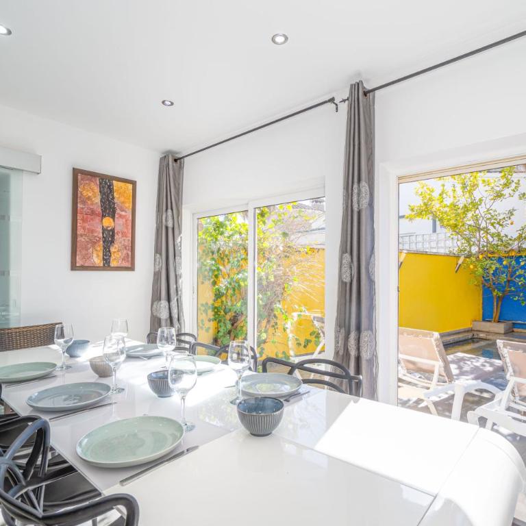 Casa con barbacoa , PISCINA con cascada , 4 HABITACIONES, capacidad HASTA 8-9 PERSONAS - Casa de 4 dormitorios - 22
