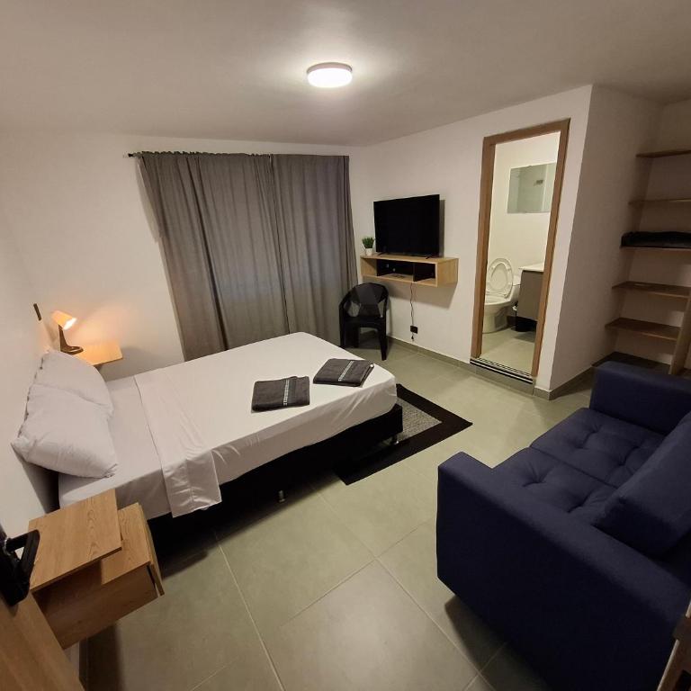 Hotel La Casona - Cerca al Estadio Atanasio Girardot y Laureles - Double Room - 2