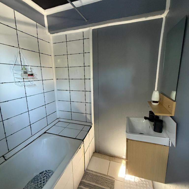 Hostal Suomi - Habitación Doble con baño privado - 2