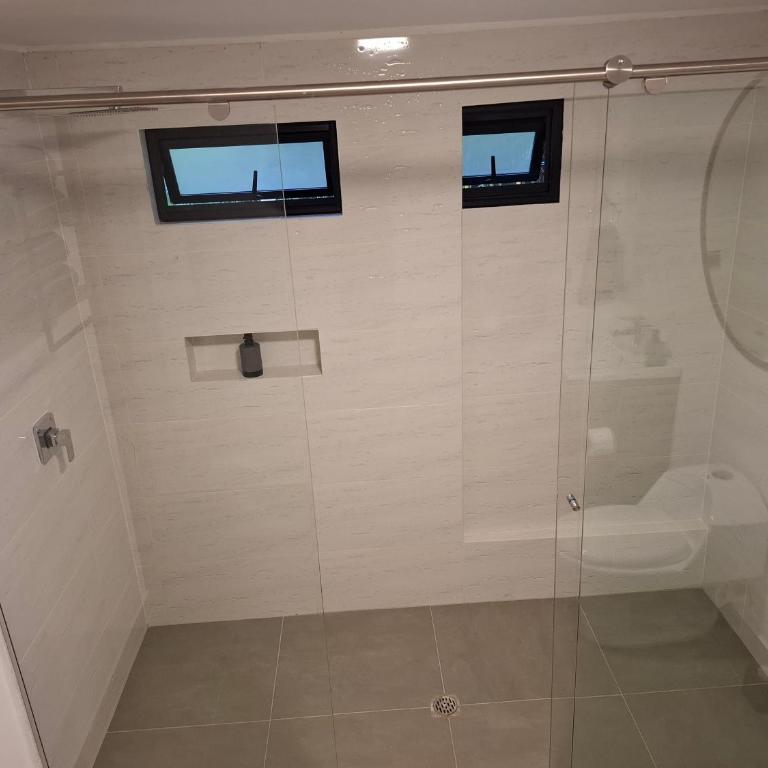 Hotel La Casona - Cerca al Estadio Atanasio Girardot y Laureles - Deluxe Quadruple Room - 3