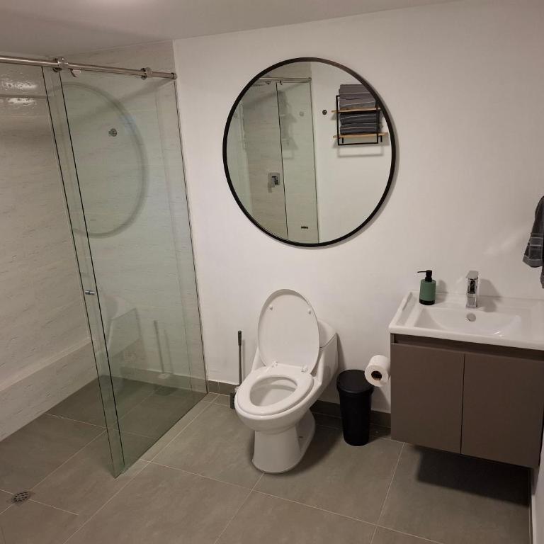Hotel La Casona - Cerca al Estadio Atanasio Girardot y Laureles - Deluxe Quadruple Room - 7