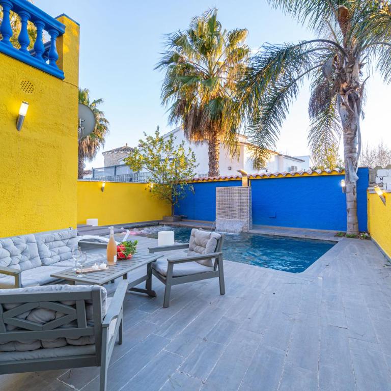 Casa con barbacoa , PISCINA con cascada , 4 HABITACIONES, capacidad HASTA 8-9 PERSONAS - Casa de 4 dormitorios - 41