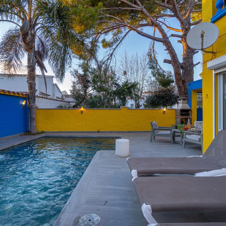 Casa con barbacoa , PISCINA con cascada , 4 HABITACIONES, capacidad HASTA 8-9 PERSONAS - Casa de 4 dormitorios - 43