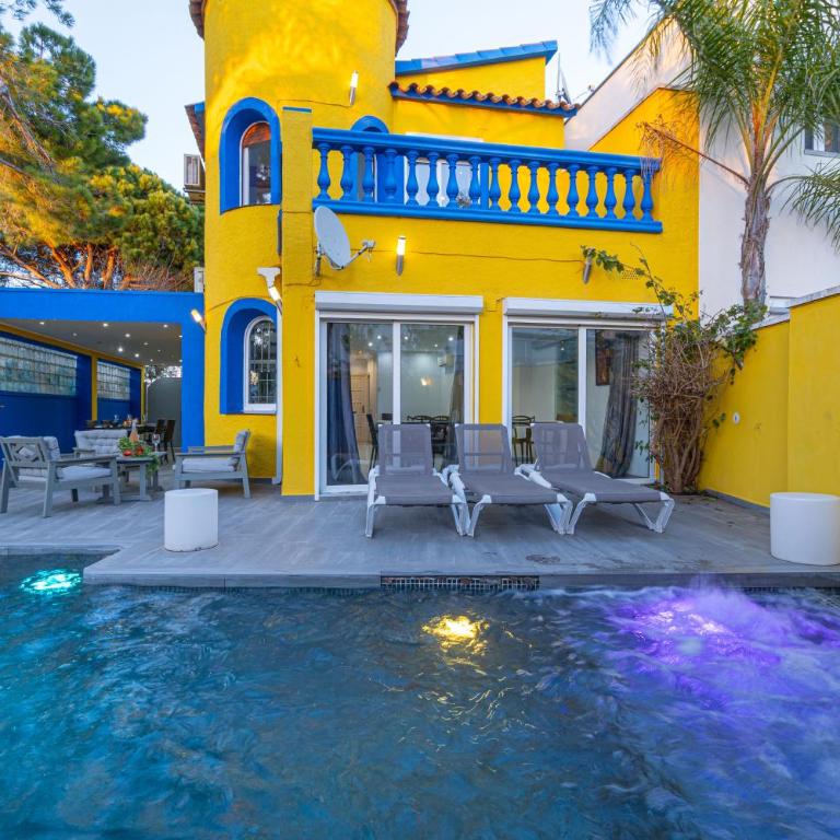 Casa con barbacoa , PISCINA con cascada , 4 HABITACIONES, capacidad HASTA 8-9 PERSONAS - Casa de 4 dormitorios - 46