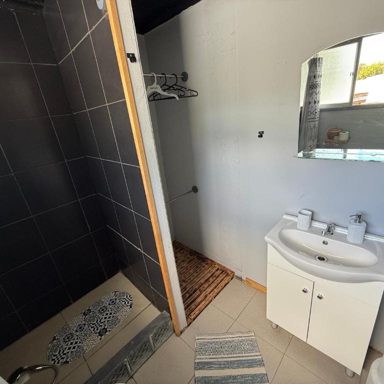 Hostal Suomi - Habitación Doble con baño privado - 2 camas - 4