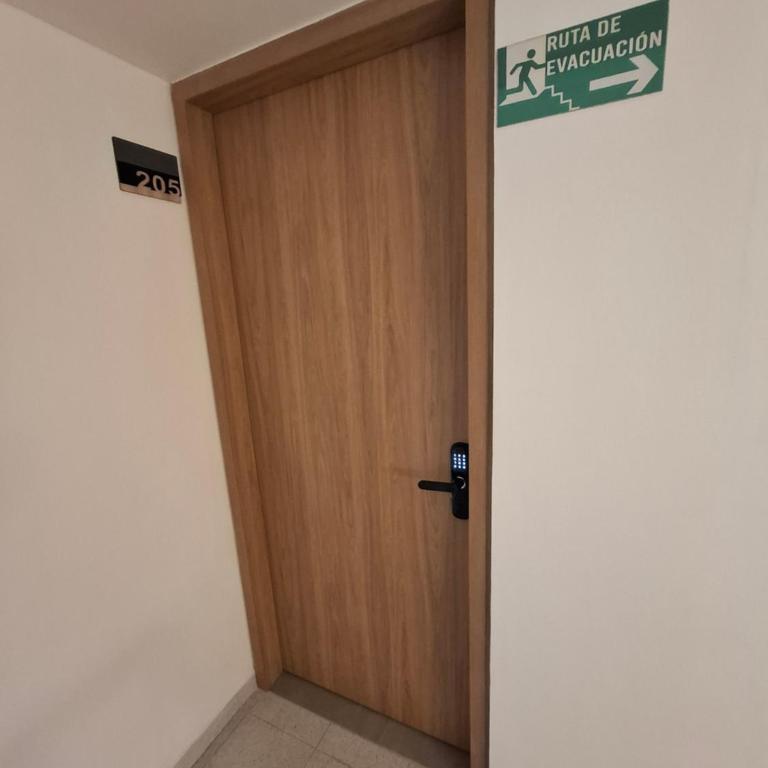 Hotel La Casona - Cerca al Estadio Atanasio Girardot y Laureles - Comfort Quadruple Room - 3