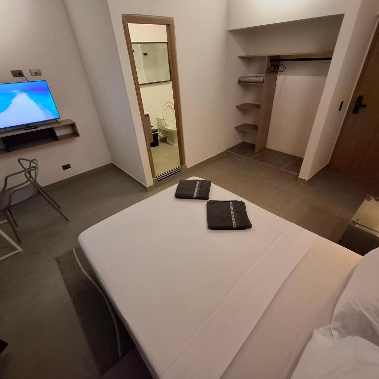 Hotel La Casona - Cerca al Estadio Atanasio Girardot y Laureles - Deluxe Double Room - 4